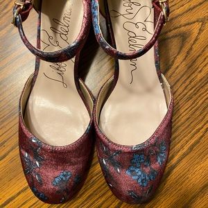 Maroon felt pumps